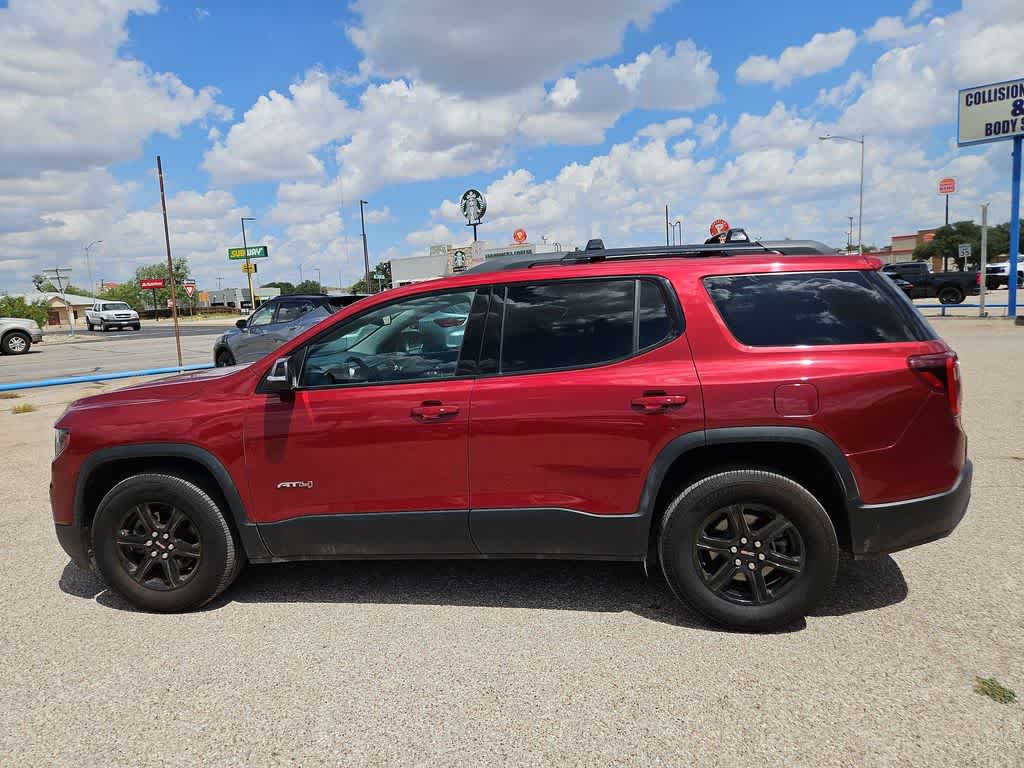 2020 GMC Acadia — detail view