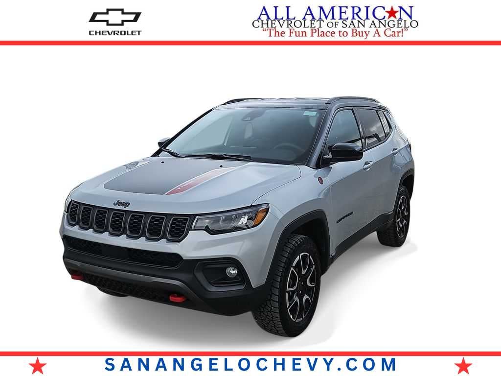 2025 Jeep Compass Trailhawk in Sil/Silver — front three-quarter view
